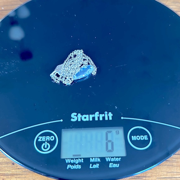 Sterling Silver Leave And Crystal Pendant Necklace - Picture 5 of 6